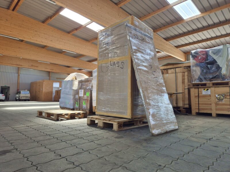 Umzug Auswanderung Container Logistik Versand Weltweit Global Logistics Group Kartons Haushalt Relocation Fracht 1